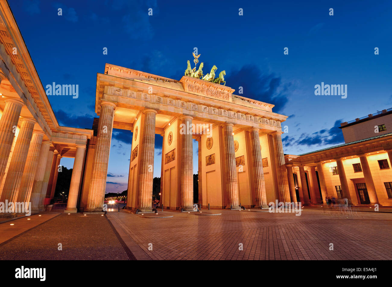 Germania Berlino: Brandenburger Tor di notte Foto Stock