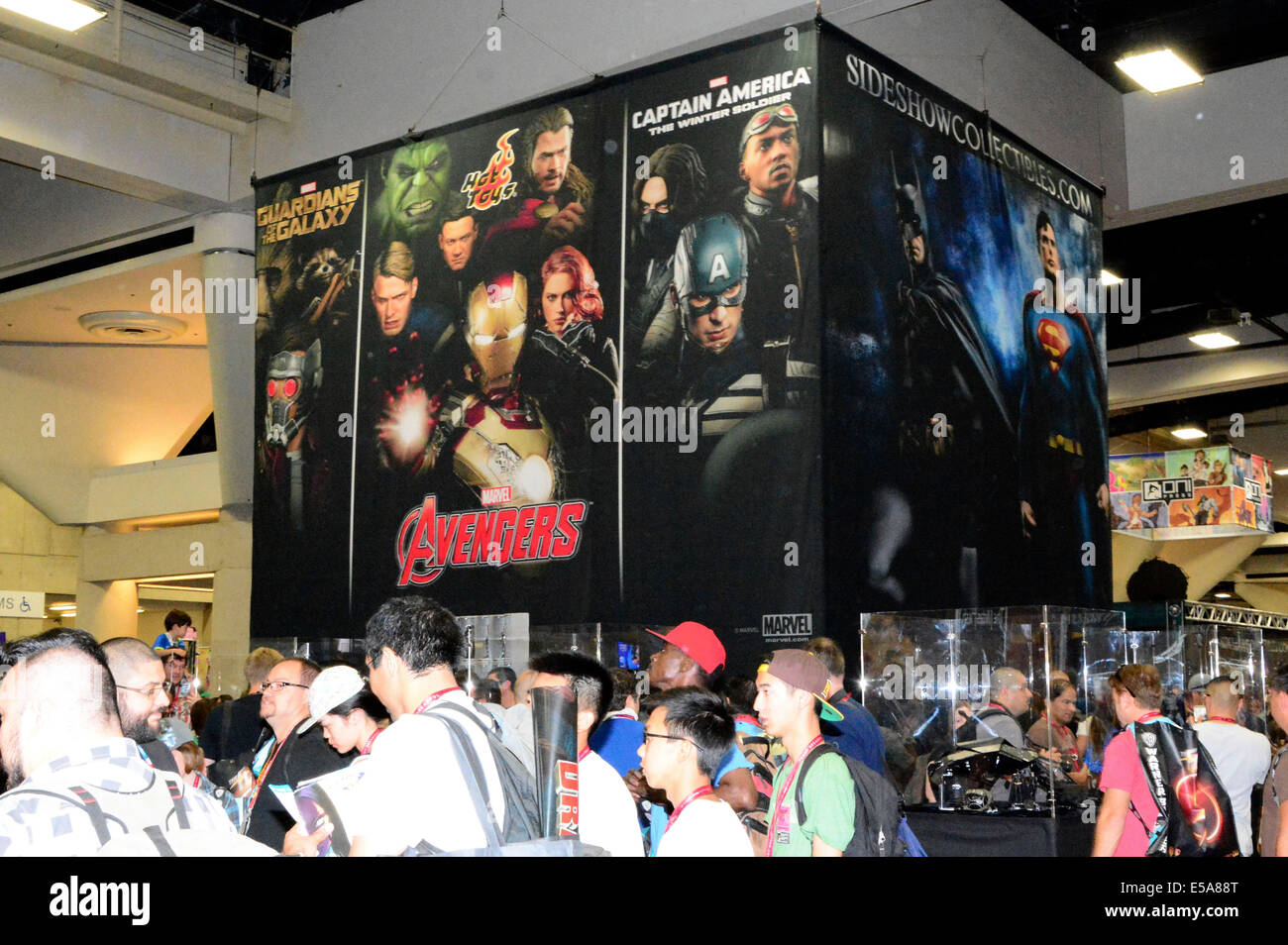 San Diego. 23 Luglio, 2014. Bancarelle di Marvel e Sideshow visto sulla luglio 23, 2014 durante il San Diego Comic-Con International di San Diego. © dpa/Alamy Live News Foto Stock