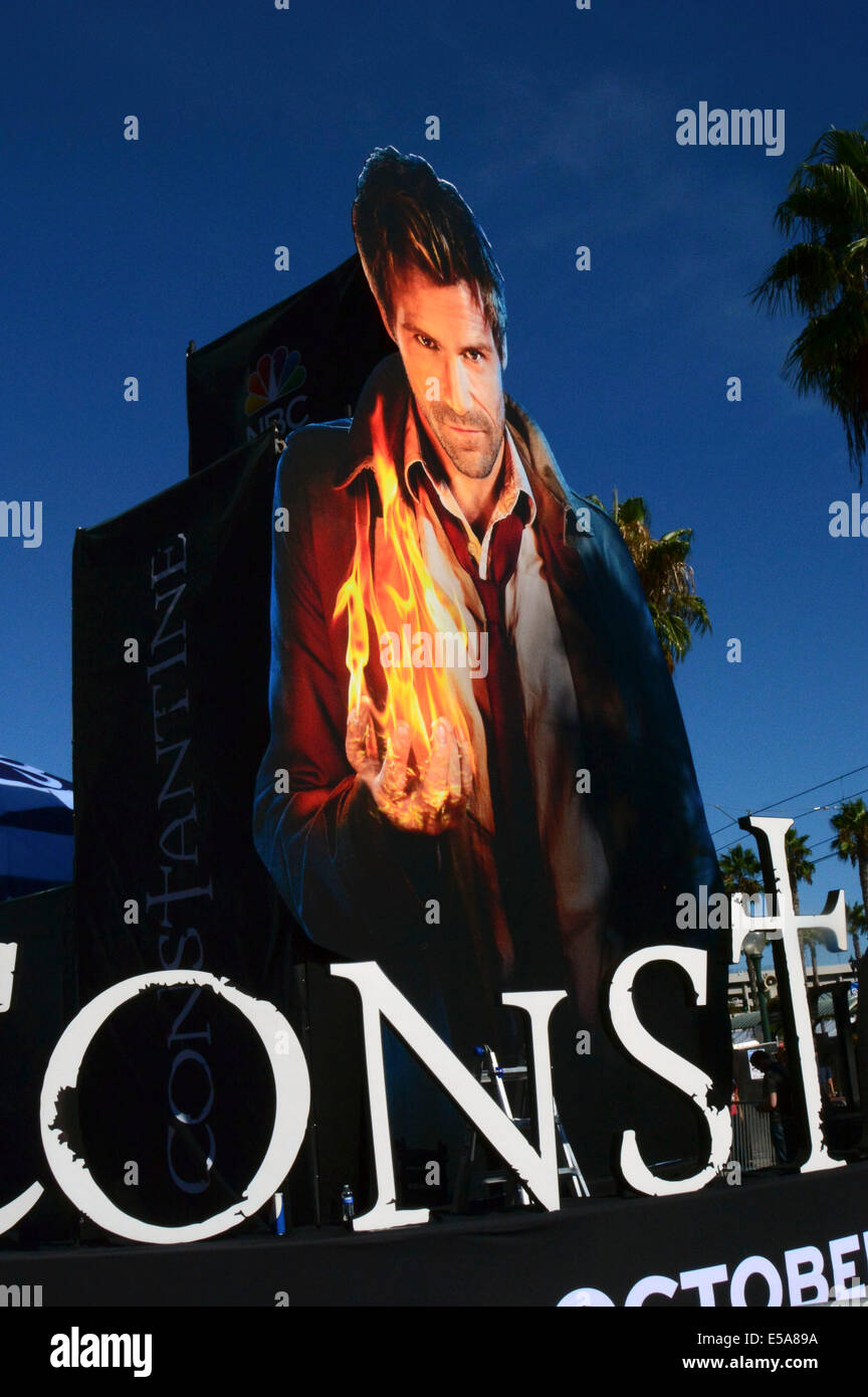 San Diego. 23 Luglio, 2014. Enorme "Constantine' cartello visto su luglio 23, 2014 durante il San Diego Comic-Con International di San Diego. © dpa/Alamy Live News Foto Stock
