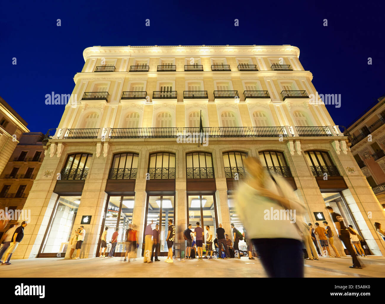 Nuovo Apple store a Puerta del Sol. Madrid. Spagna Foto Stock
