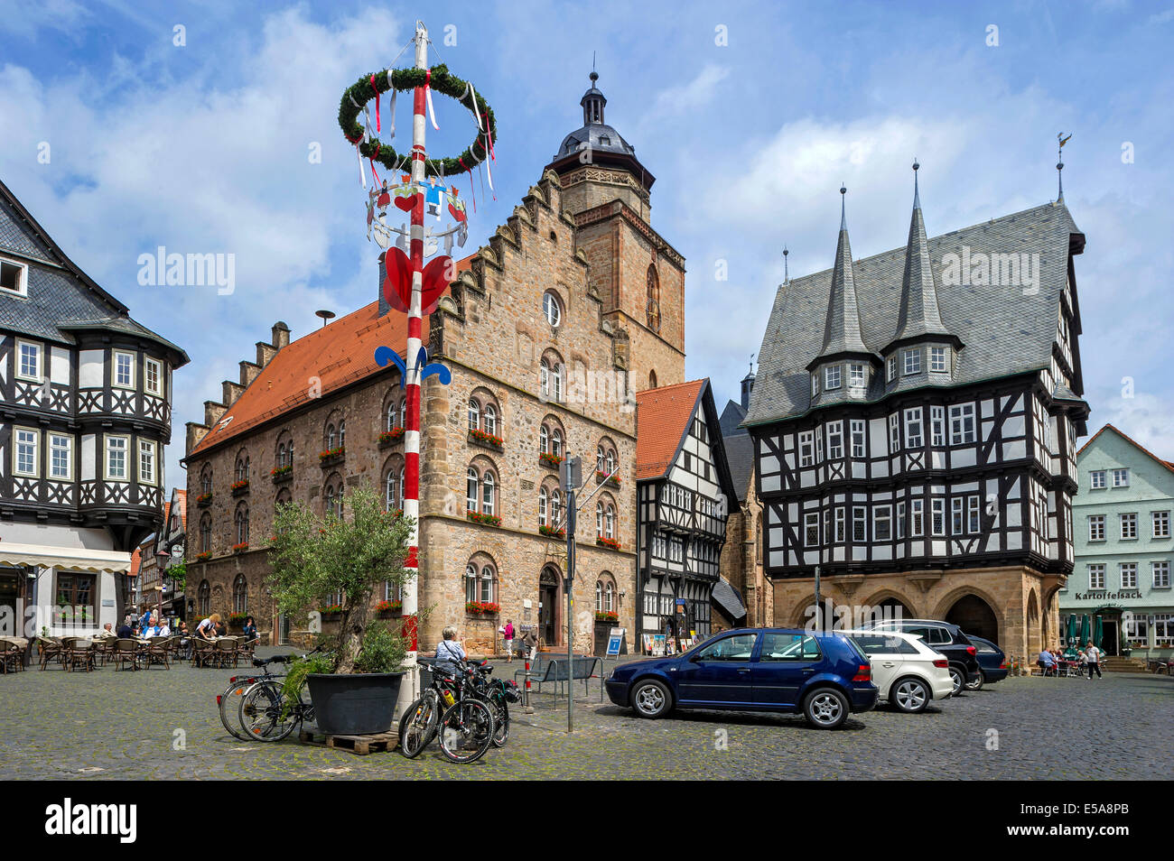 Weinhaus edificio, Walpurgis Chiesa, il Municipio, la Piazza del Mercato, centro storico, Alsfeld, Hesse, Germania Foto Stock