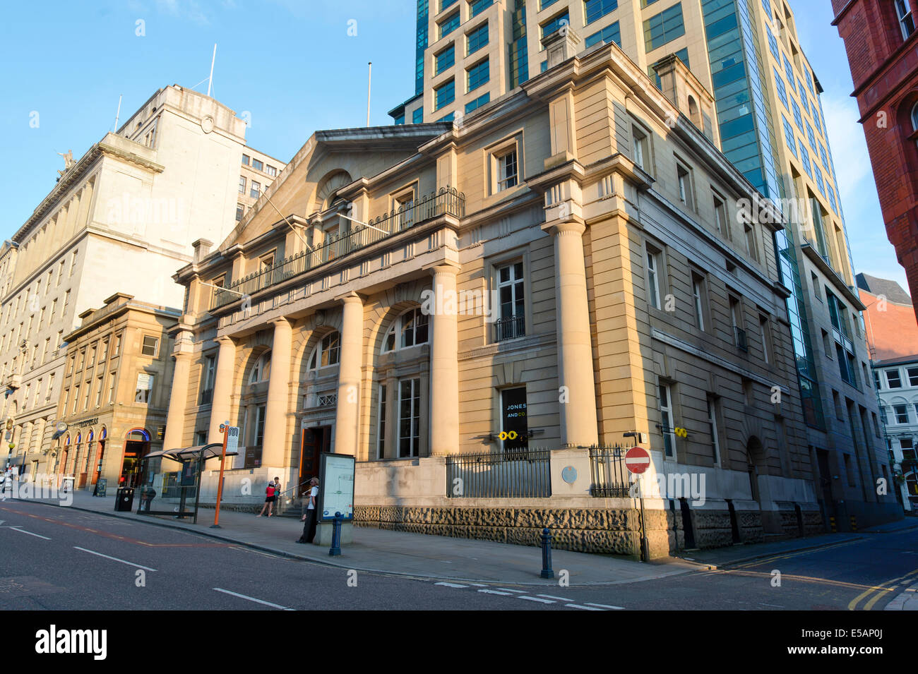 La Ex Banca di Inghilterra edificio progettato da Charles Robert Cockerell situato su King Street a Manchester. Foto Stock