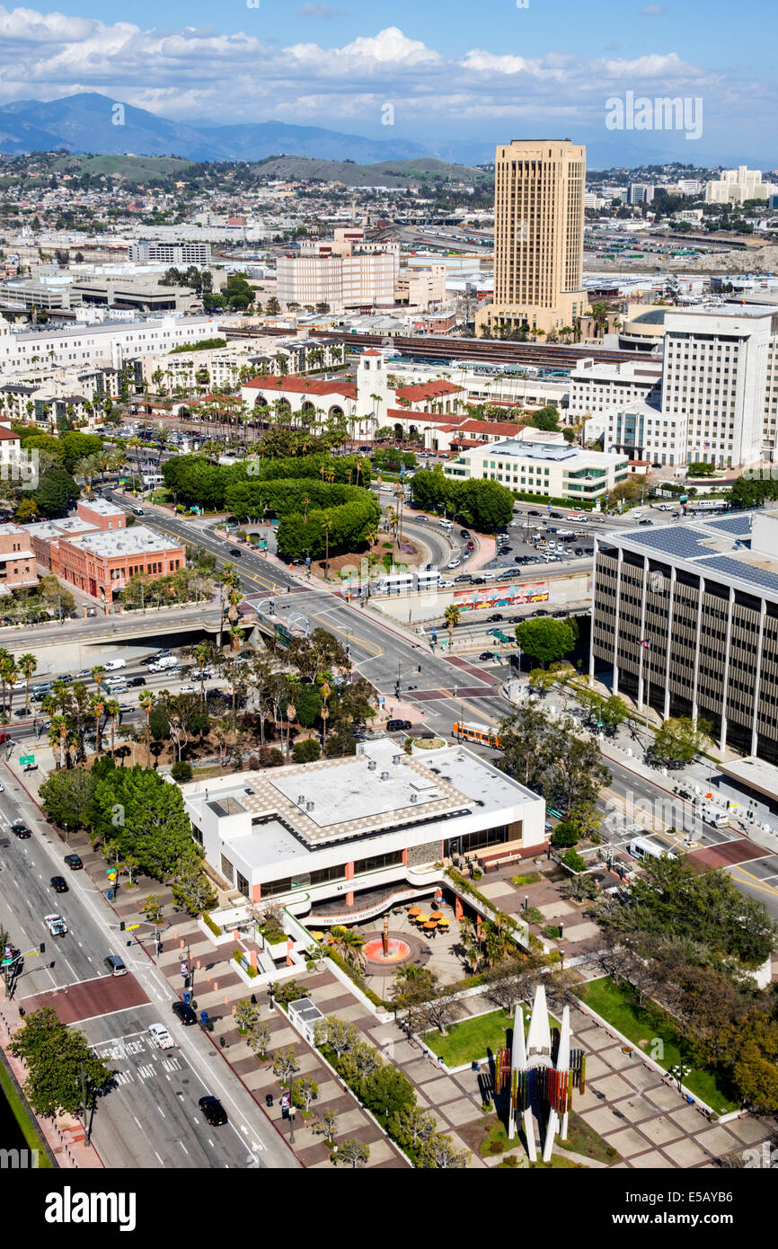 Los Angeles California,Centro citta',quartiere Civic Center,Municipio di Los Angeles,torre,ponte di osservazione,skyline,vista aerea,edificio,strada,montagna,orizzonte Foto Stock