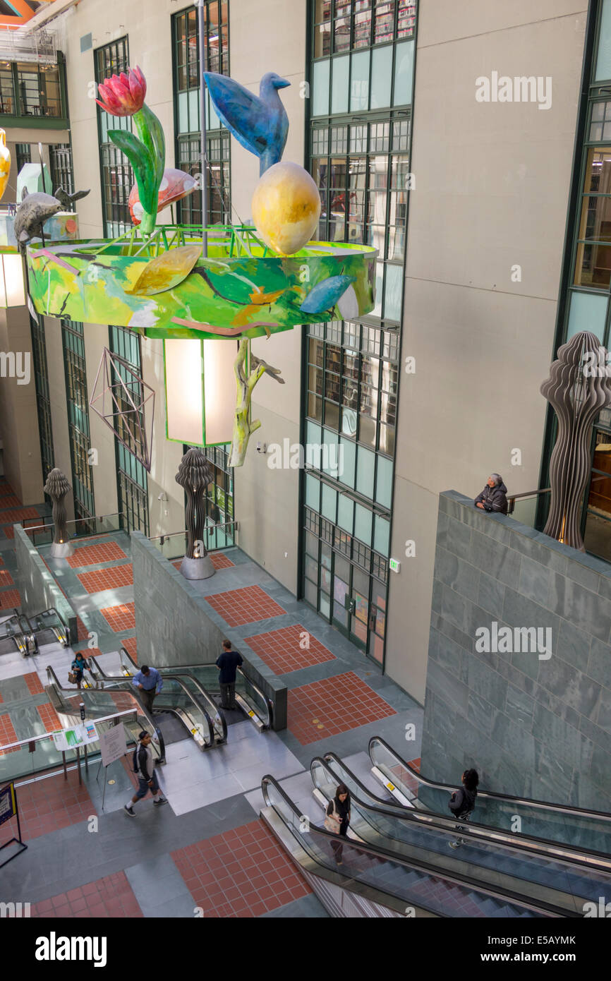 Los Angeles California, Downtown, Los Angeles Public Library, LAPL, Richard J. Riordan Central Library, Goodhue Building, 1926, Bradley Wing Atrium, lampadario Foto Stock