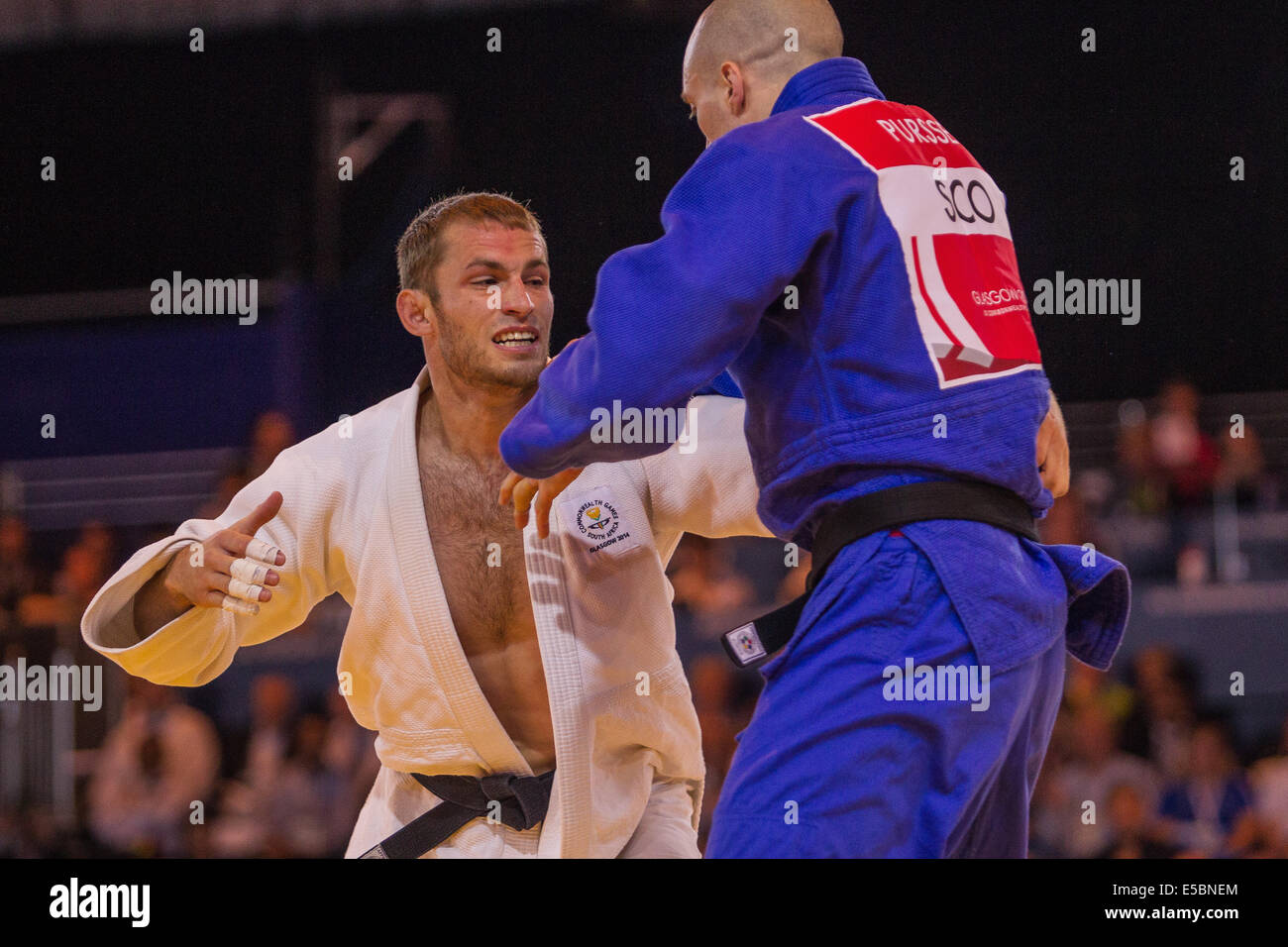 Glasgow, Scozia. 26 Luglio, 2014. 2014 Giochi del Commonwealth. Medaglia di Judo concorsi uomini u90 chilo medaglia d oro contest Zack Piontek (RSA) bianco contro Matteo Purssey (SCO) Credito: Azione Sport Plus/Alamy Live News Foto Stock