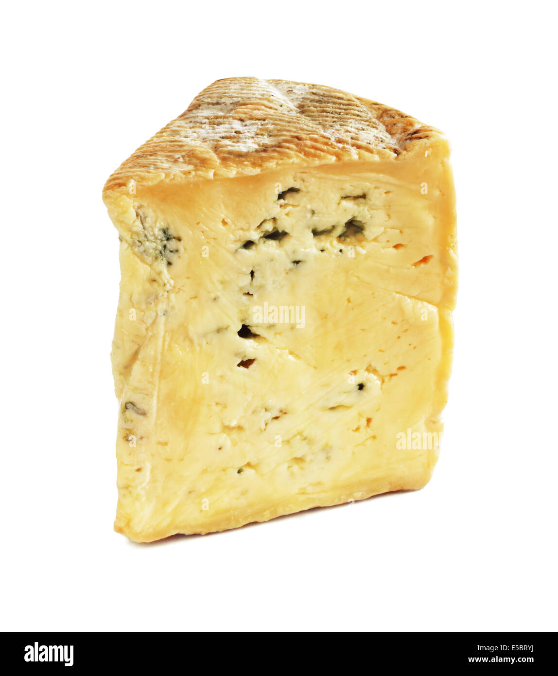 Il bleu d'Auvergne formaggio blu isolato su sfondo bianco Foto Stock
