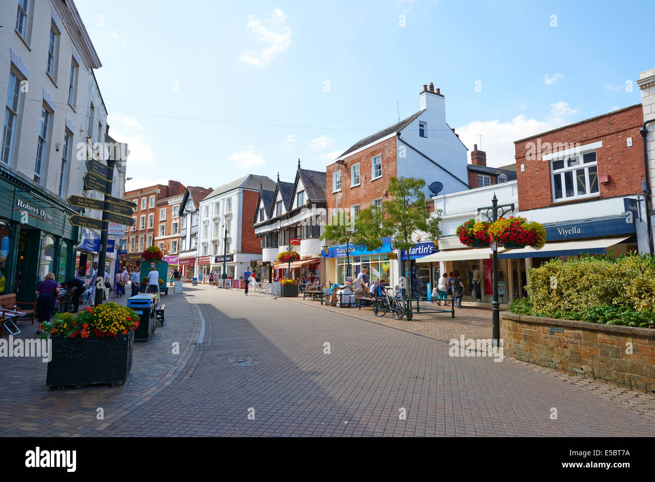 Vista lungo la strada alta Banbury Oxfordshire UK Foto Stock