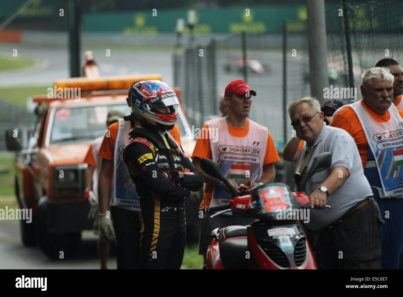 Budapest, Ungheria. 27 Luglio, 2014. Ungherese F1 Grand Prix gara dall'Hungaroring. Romain Grosjean dal team Lotus F1 si ritira dalla corsa Credito: Azione Sport Plus/Alamy Live News Foto Stock