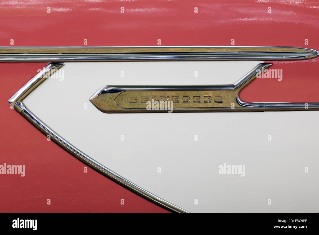 Lo sportello laterale di un classico 1956 Plymouth Belvedere auto Foto Stock