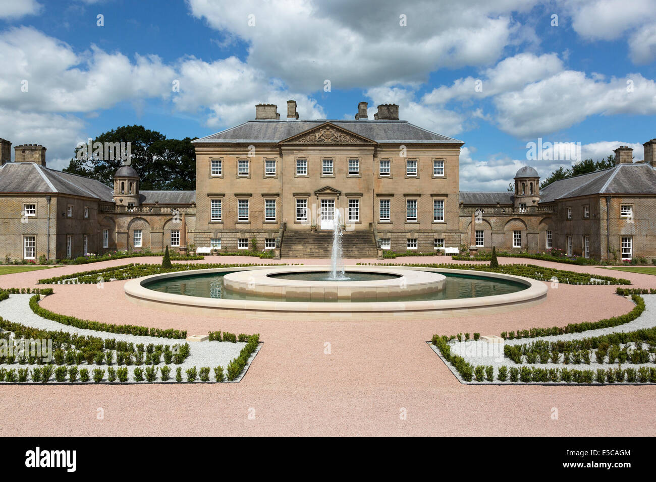 La facciata anteriore di Dumfries vicino casa Cumnock, Ayrshire, in Scozia, Regno Unito. Foto Stock