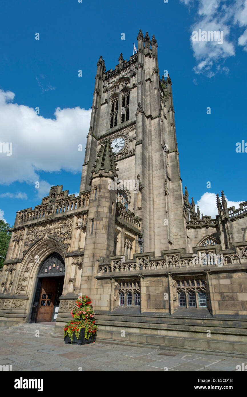 Cattedrale di Manchester o la Cattedrale e la Chiesa Collegiata di Santa Maria, St Denys e St George si trova a Victoria Street. Foto Stock