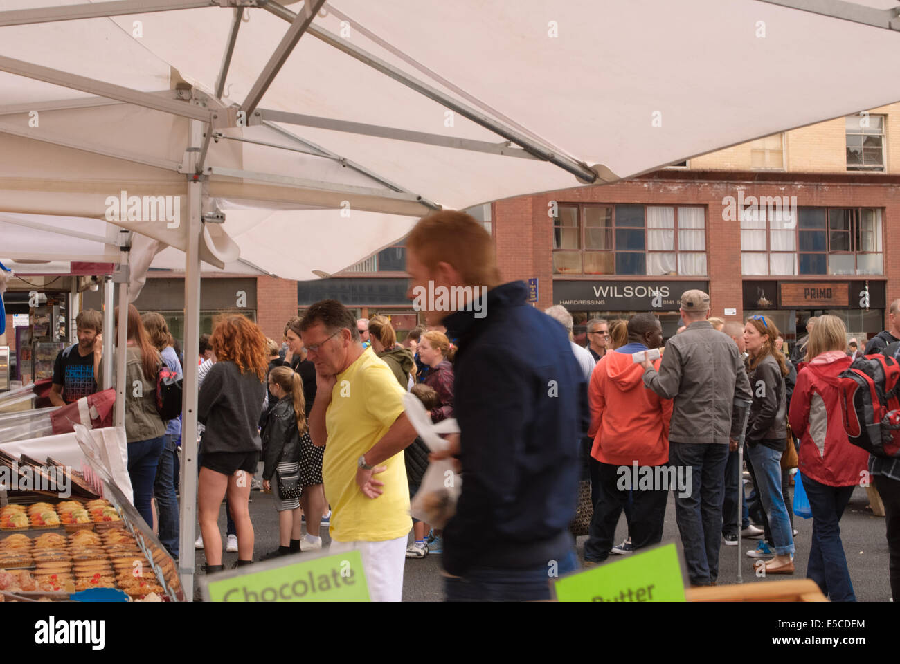 Mercato alimentare a Merchant City festival di Glasgow, Scozia, il 27 Luglio 2014 Foto Stock