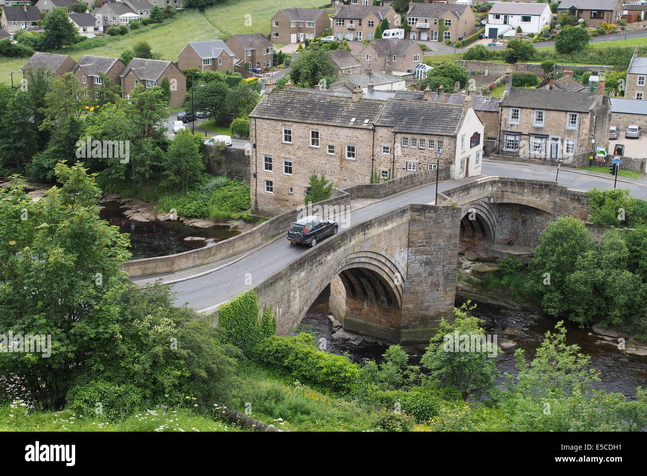 Il ponte sul Fiume Tees a Barnard Castle in Teesdale, Inghilterra. Foto Stock