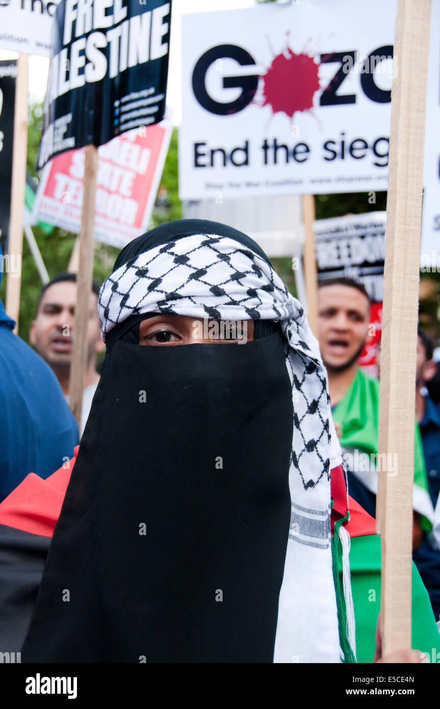 Migliaia di protesta a Londra contro attacchi israeliani su Gaza Luglio 26 2014 Foto Stock