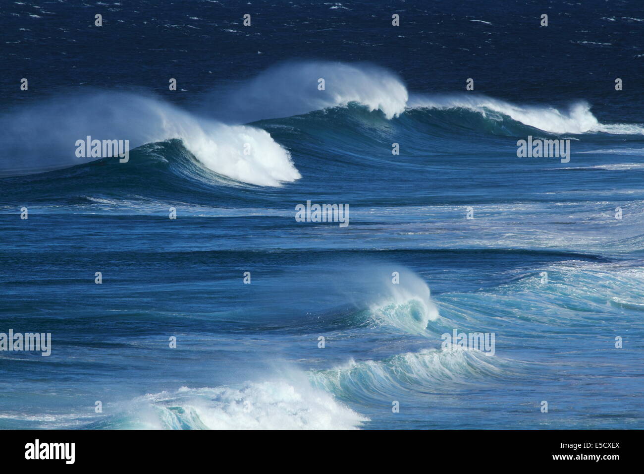 Si rigonfiano e onde in un giorno di tempesta sull'Oceano Indiano, Western Australia. Foto Stock