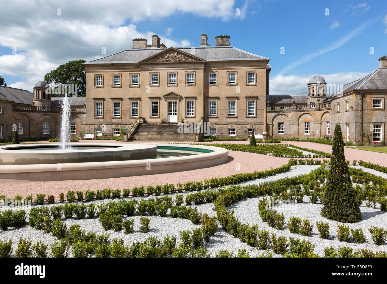 La facciata anteriore di Dumfries vicino casa Cumnock, Ayrshire, in Scozia, Regno Unito. Foto Stock