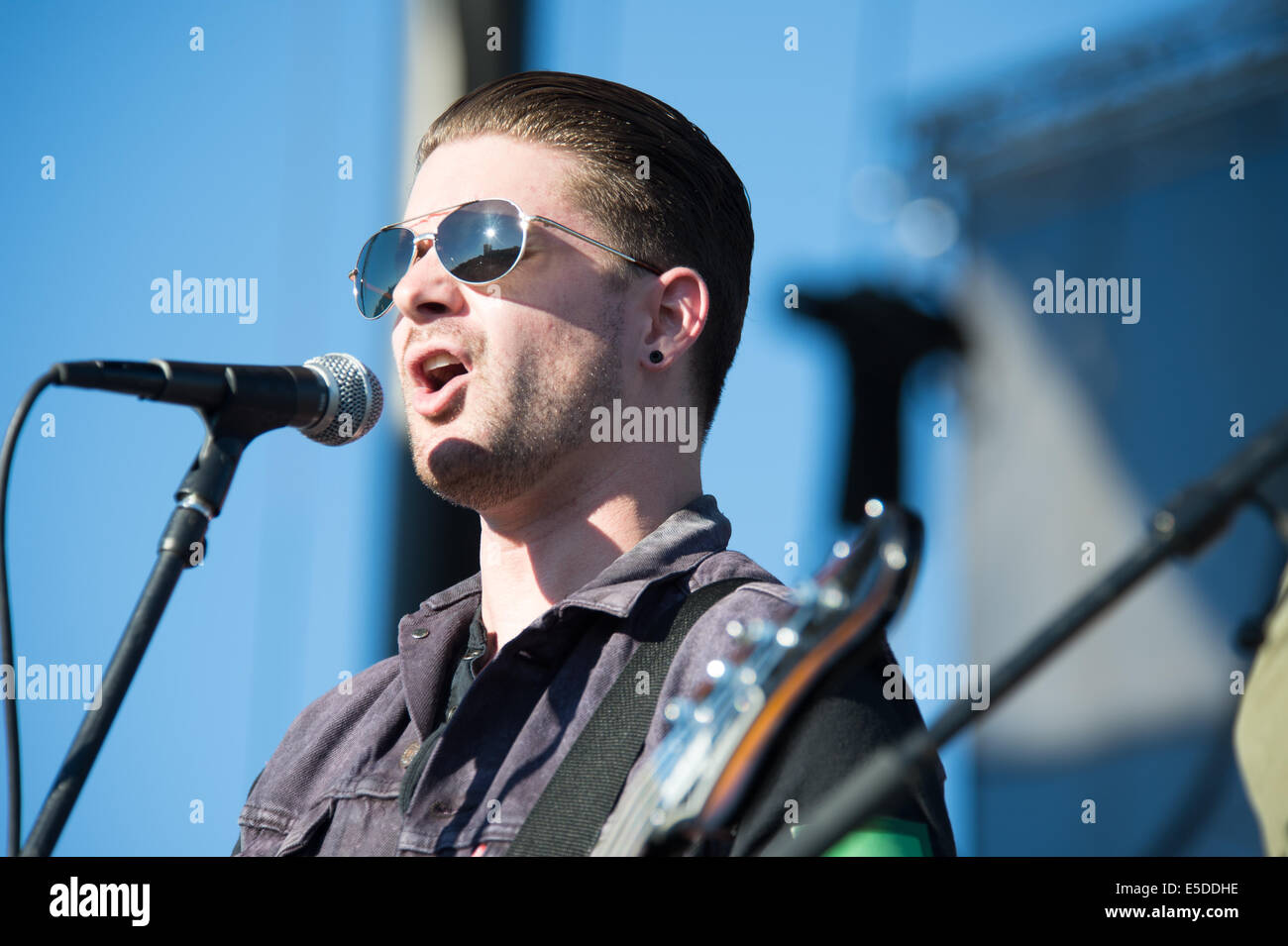 LINCOLN, CA - 25 Luglio: Chris Vescovo di masterizzare alo esegue nel supporto di metallo che mostrano al Thunder Valley Casino Resort in Linco Foto Stock