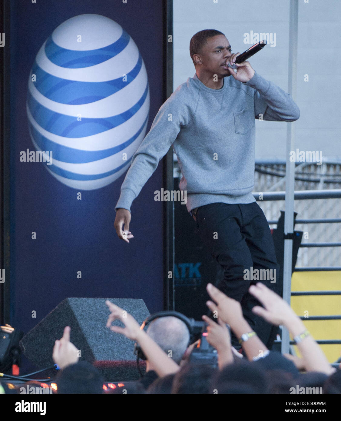 Hollywood, California, USA. 23 Luglio, 2014. Rapper e Hip Hop artista vince punti metallici canta un duetto con la comune Lonnie Rashid Lynn, Jr., a Jimmy Kimmel Live! Mercoledì 23 Luglio 2014 a Hollywood. © David Bro/ZUMA filo/Alamy Live News Foto Stock