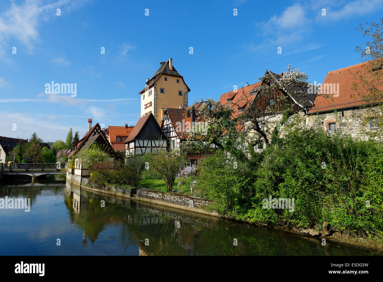 Wassertor porta sul fiume Pegnitz, Hersbruck, Media Franconia, Franconia, Baviera, Germania Foto Stock