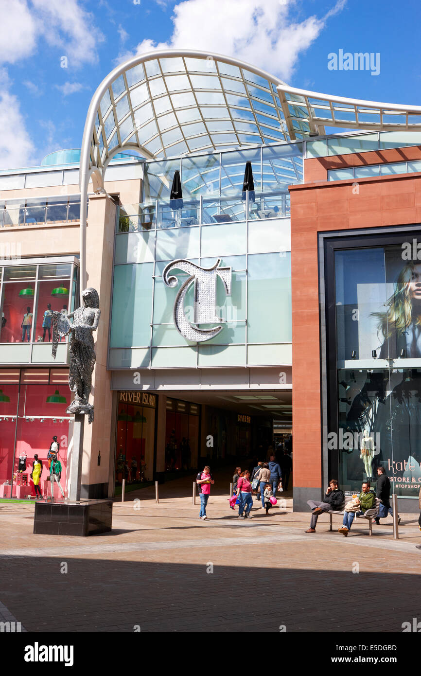 Trinità Leeds, centro commerciale e per il tempo libero, Briggate entrata. West Yorkshire Regno Unito Foto Stock