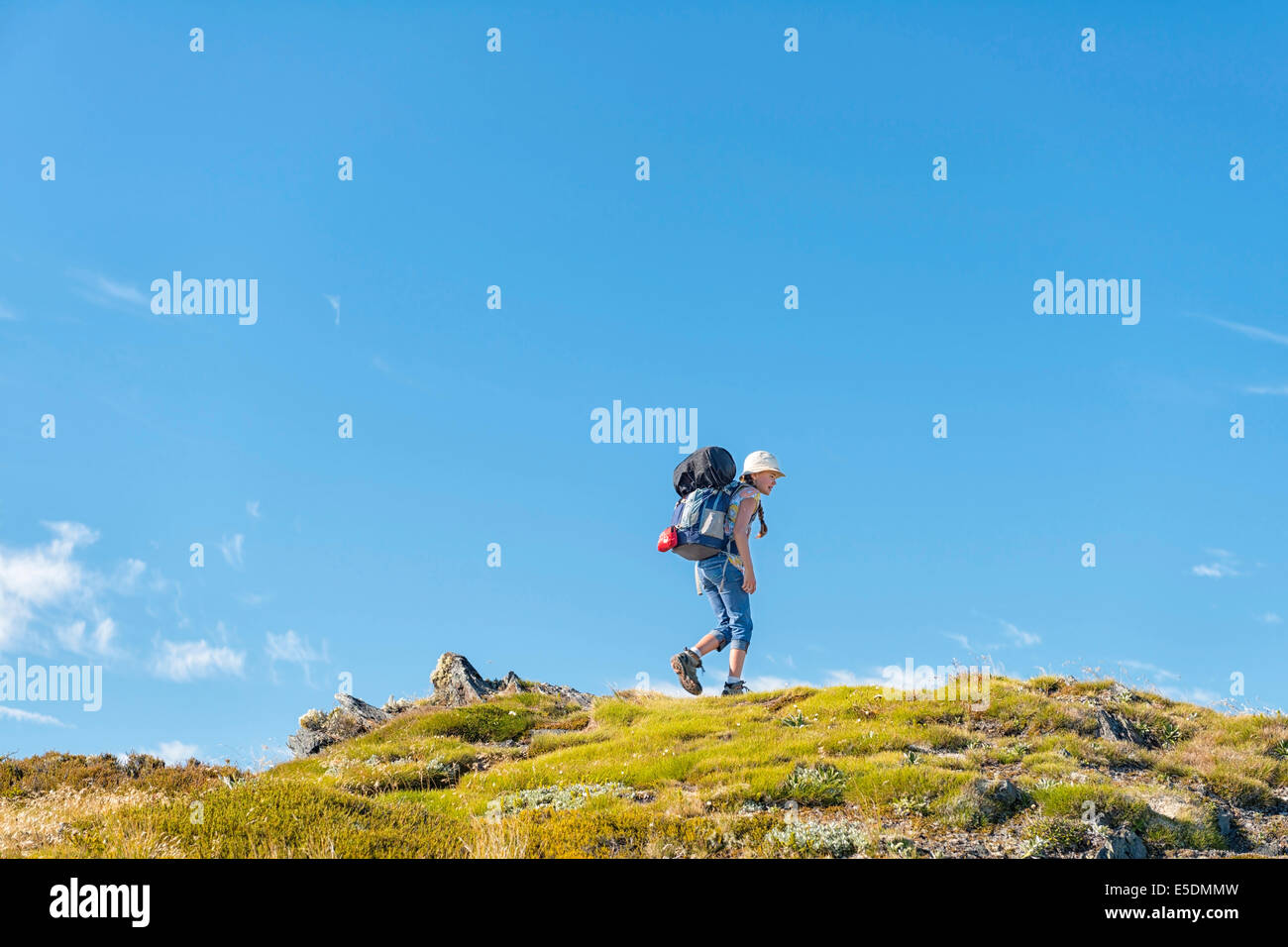 Nuova Zelanda, Isola del Sud, Tasmania, Kahurangi national park, ragazza escursionismo Foto Stock