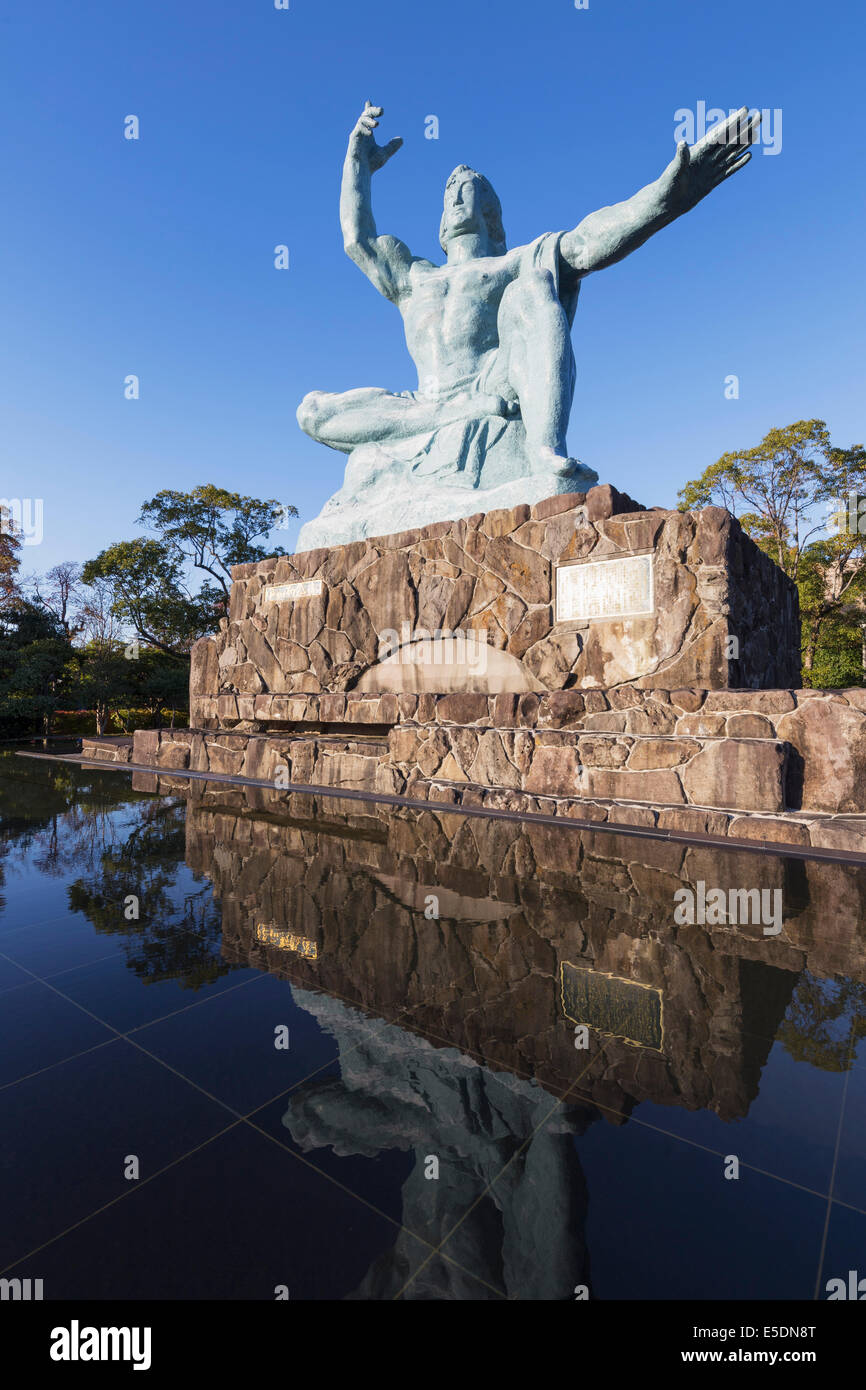 Asia; Giappone; Kyushu; Nagasaki; il Parco della Pace; progettato da Seibou Kitamura in memoria 1945 bomba atomica vittime Foto Stock