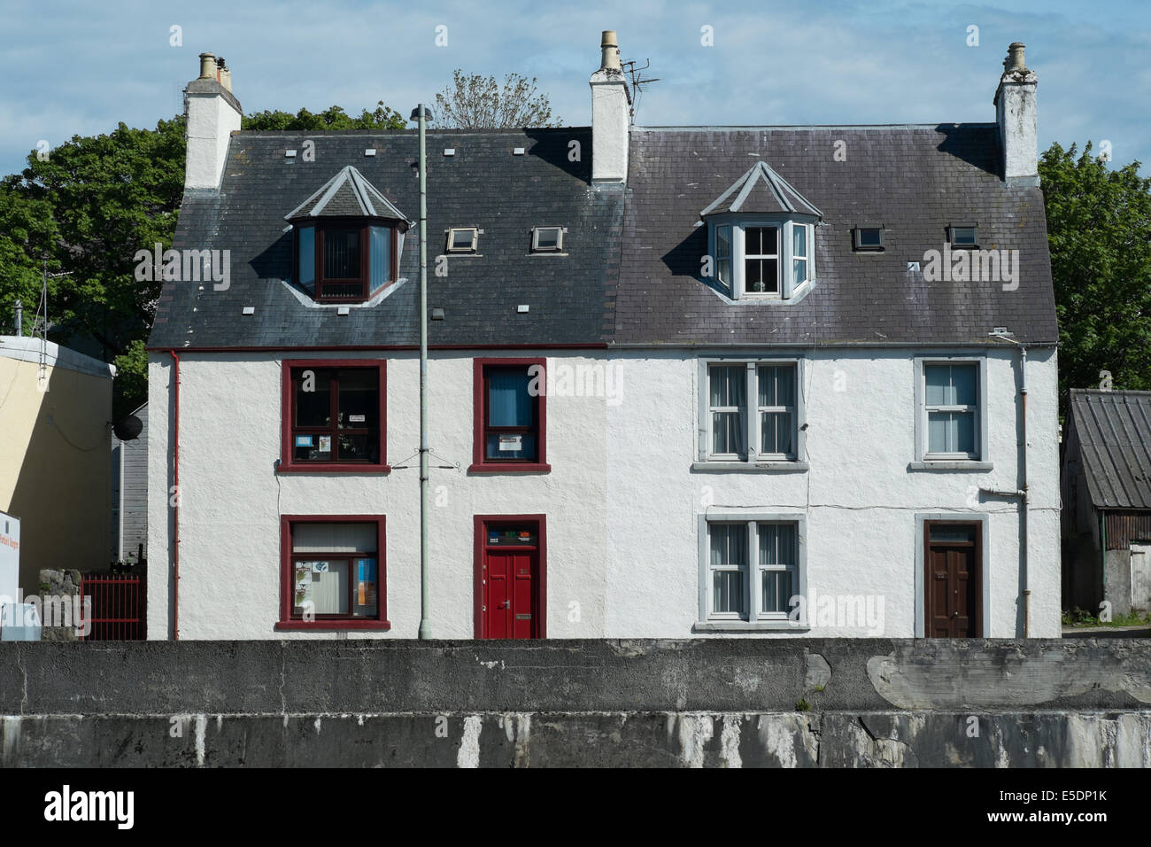 Bianco delle case, Stornoway, Ebridi Esterne Foto Stock