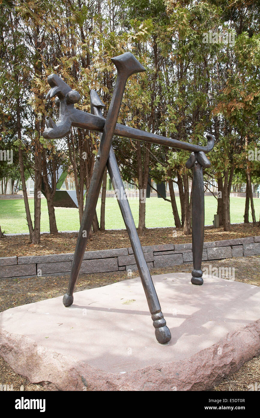 Teatro elemento impostato da Judith ( 1950 ) da Isamu Noguchi a Minneapolis Sculpture Garden, Walker Art Center, STATI UNITI D'AMERICA Foto Stock