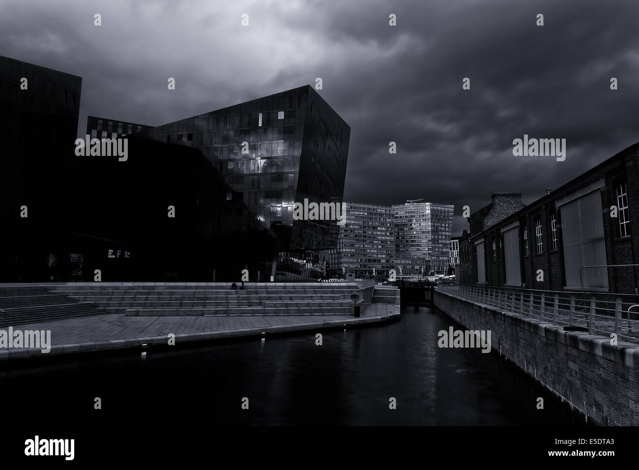 L'Albert Dock, Liverpool in bianco e nero Foto Stock