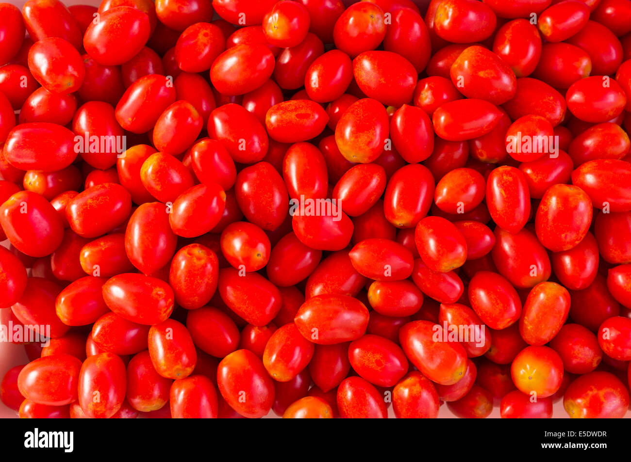 Frutta e verdura in vendita presso il settimanale mercato degli agricoltori a Guia de Isora, Tenerife, Isole Canarie, Spagna. Foto Stock