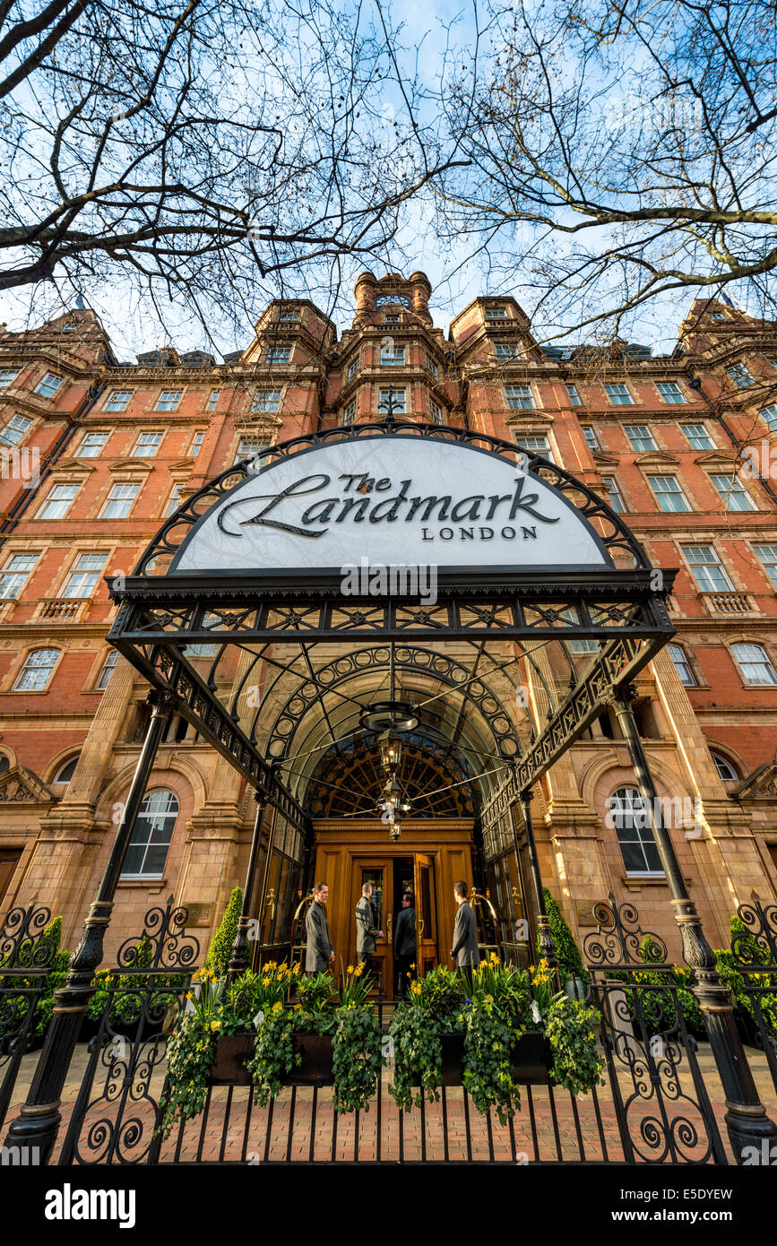 Il Landmark London è un albergo a cinque stelle su Marylebone Road sul lato nord del centro di Londra, Inghilterra Foto Stock