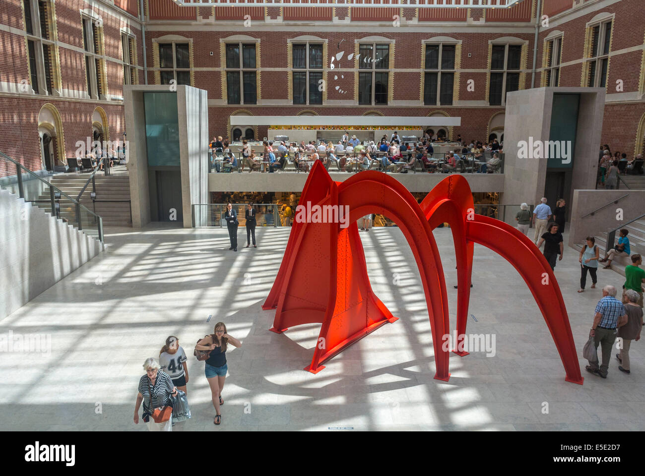 Amsterdam, Olanda, Inside, Paesi Bassi, il Rijksmuseum, Colori scultura moderna in mostra, in statue Wintergarden, colore della città Foto Stock