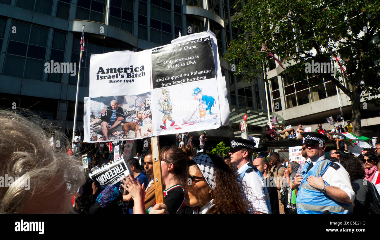 Persone che hanno manifestato per le strade di Londra Regno Unito contro il bombardamento di gaza palestinesi da parte di Israele 19.7.2014 KATHY DEWITT Foto Stock