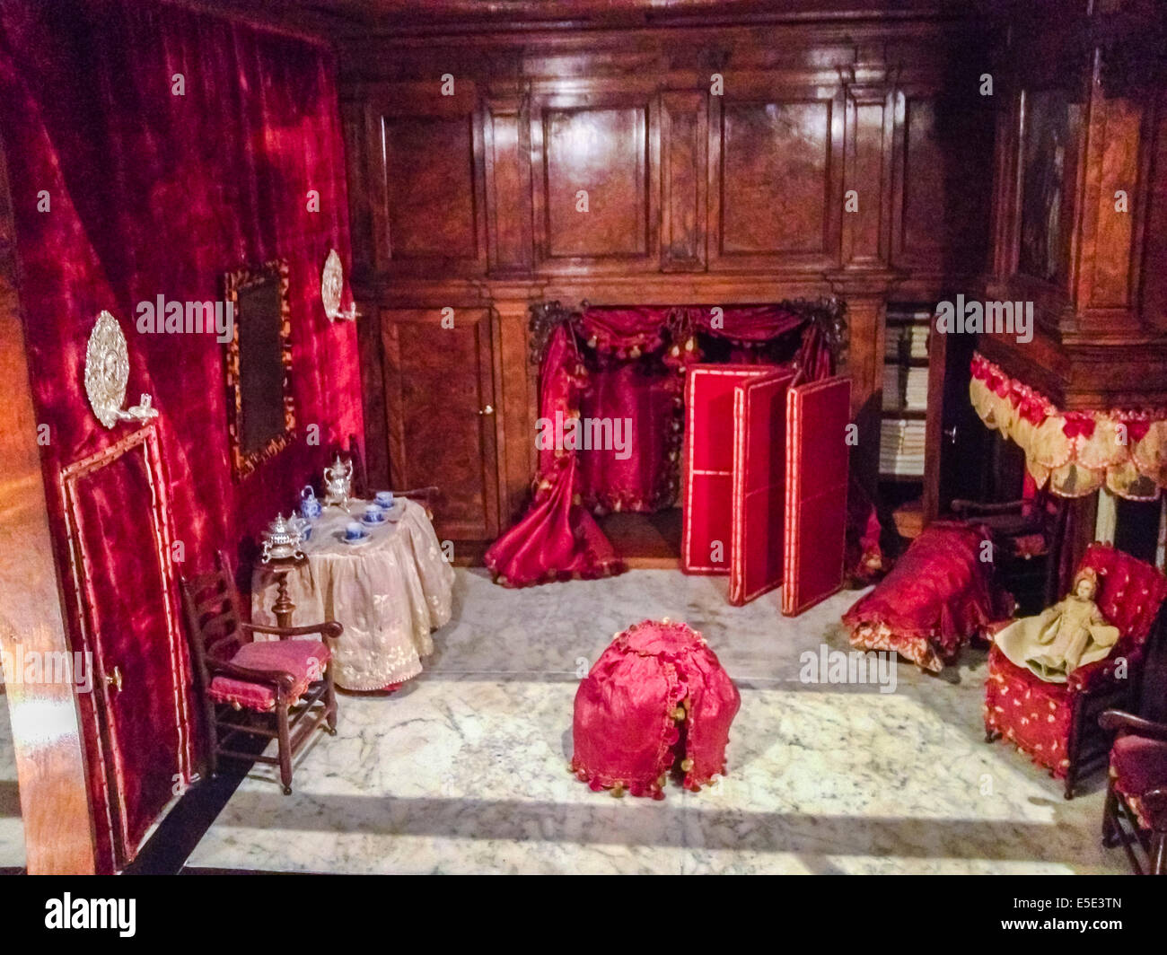 Amsterdam, Olanda, all'interno, i Paesi Bassi, il Rijksmuseum, la Casa delle Bambole, gli interni delle camere, Vintage Toys Foto Stock