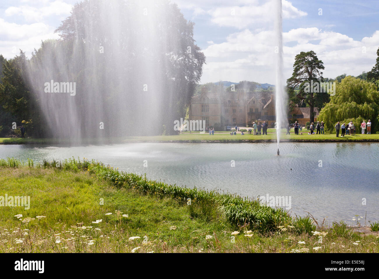 La 300 piedi alto fontana al Stanway House, GLOUCESTERSHIRE REGNO UNITO - La fontana è il più alto in Gran Bretagna Foto Stock
