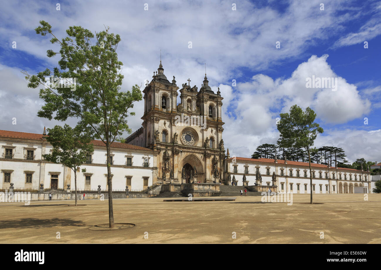 Alcobaça monastero una inserito dall'UNESCO nella lista del Patrimonio Mondiale dell'Umanità. Questo romano medievale monastero cattolico che si trova nella città di Alcobaça in Portogallo Foto Stock