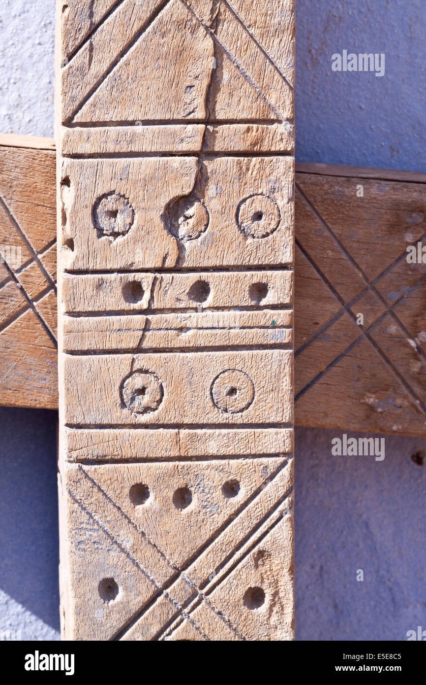 Pezzo di legno con design Nubiano Foto Stock
