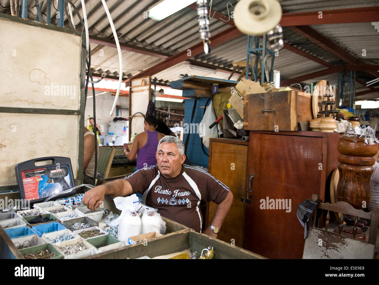 Interior shot di un mercato cubano a l'Avana, Cuba. Foto Stock