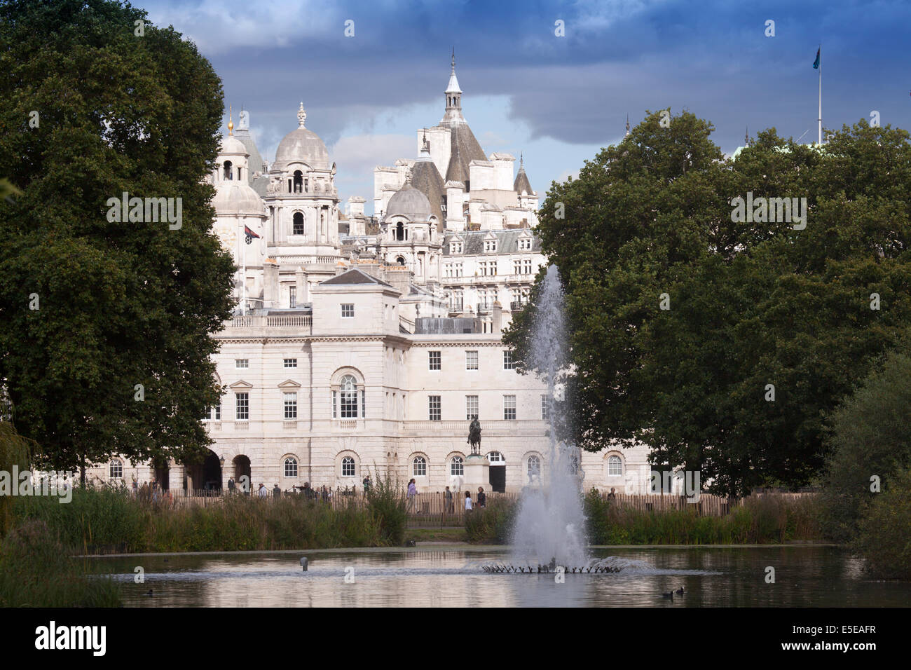 Horse Guards edifici e St James Park, London, Regno Unito Foto Stock