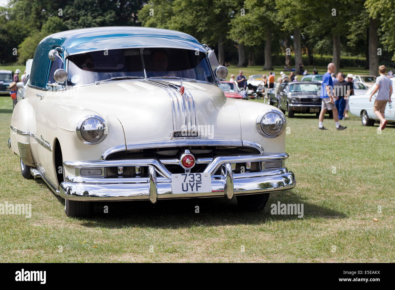 1941 Pontiac Silver Streak cabrio con un disco di copertura superiore Foto Stock