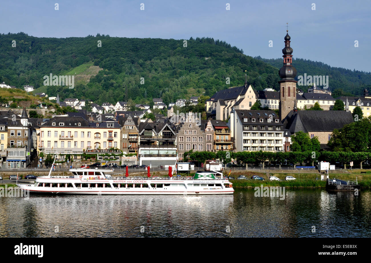 Vista di Cochem e sul fiume Mosella, Germania Foto Stock