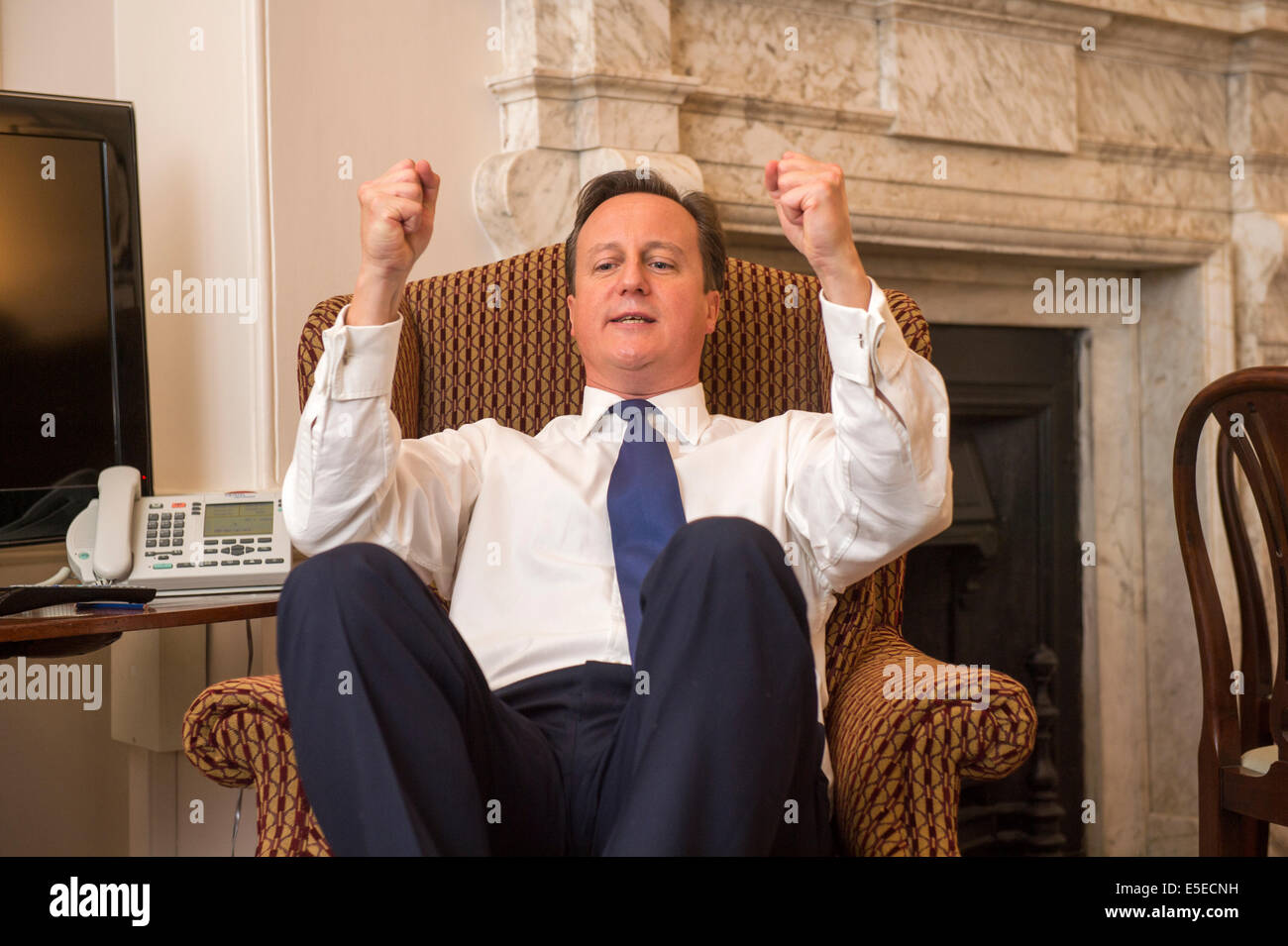 .David Cameron del Primo ministro britannico in n. 10 di Downing Street Foto Stock