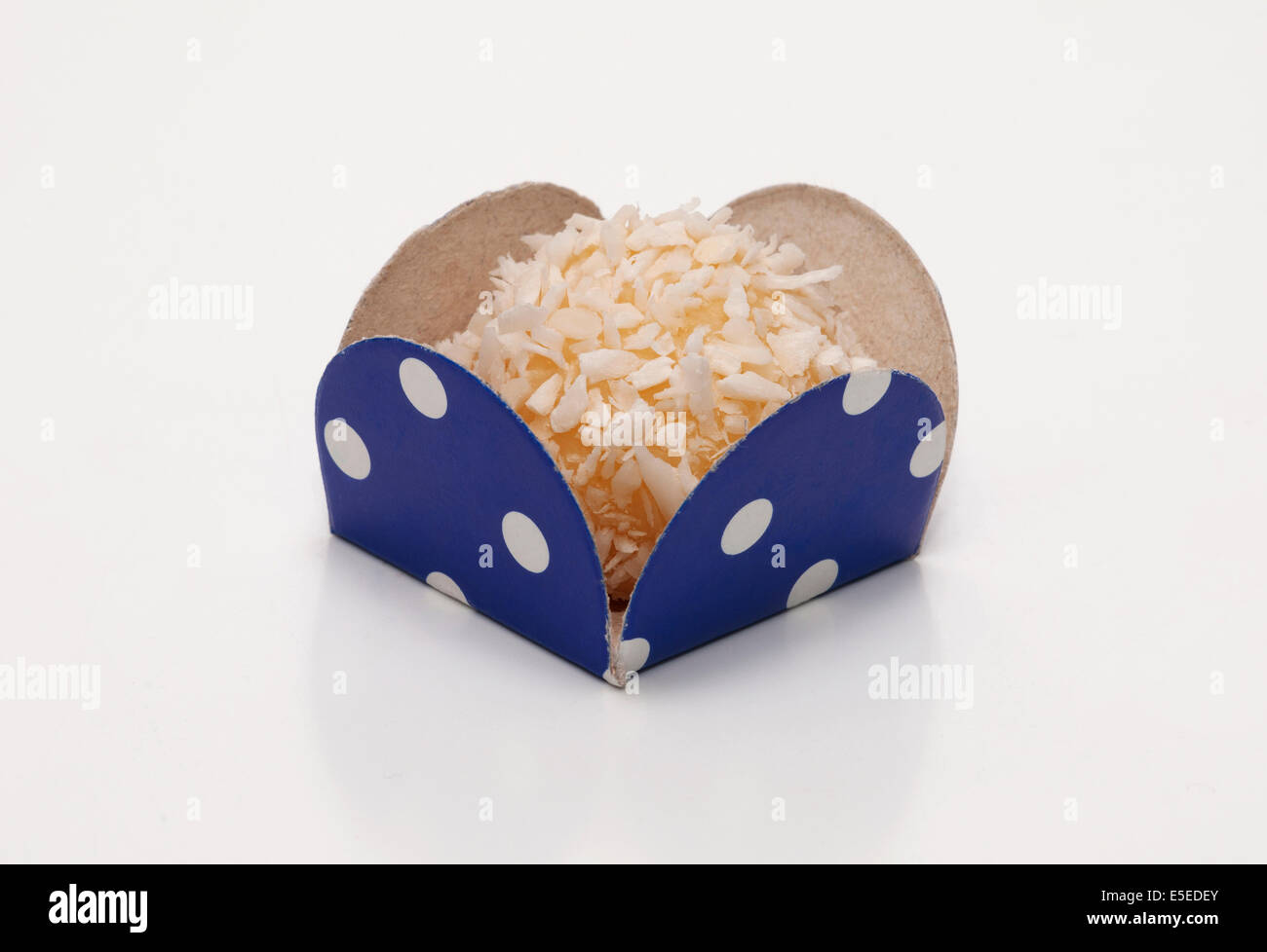 Beijinho è brasiliana dolce fatto con latte condensato e cocco Foto Stock