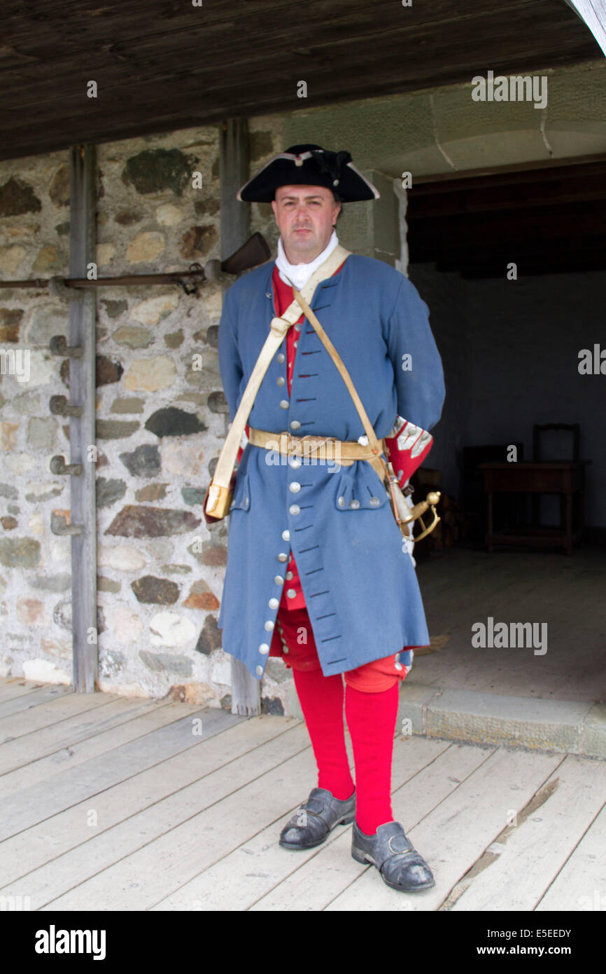 Guida per l'uniforme di un 1700 soldato francese nella fortezza di Louisbourg, ora un National Historical Site.Louisbourg,Nova Sc Foto Stock