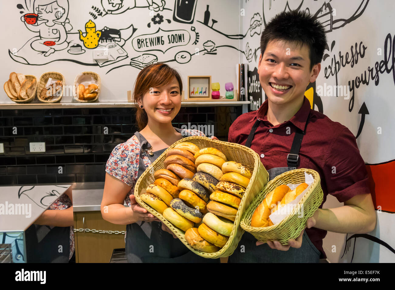 Melbourne Australia,Chinatown,Paramount Center,food Court plaza,cafe,ristoranti food dining cafe cafe',Asian man men maschio,wom femminile Foto Stock