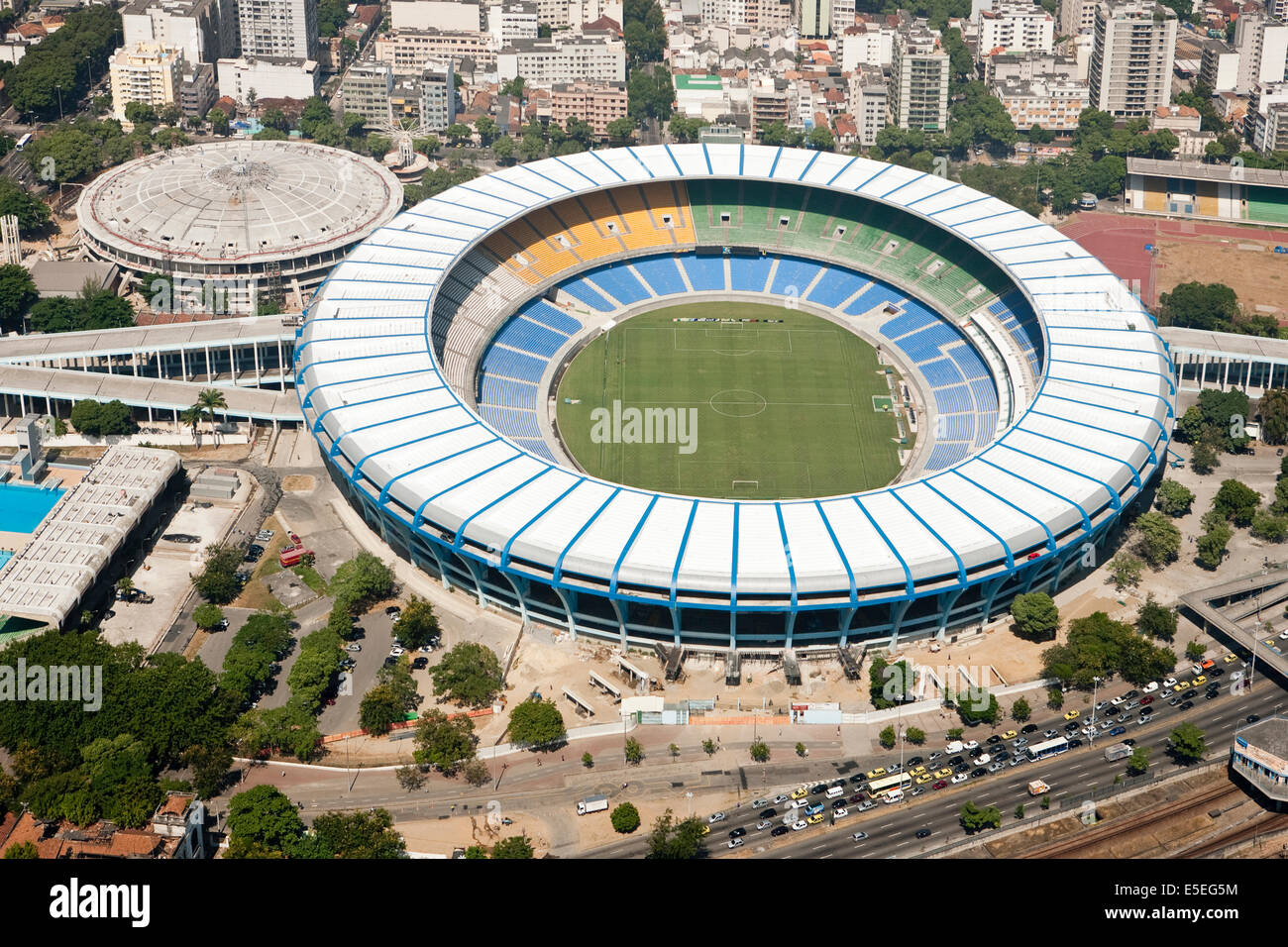 Vista aerea del Maracana football Stadium e il sito delle Olimpiadi cerimonia di apertura, Rio de Janeiro, Brasile Foto Stock