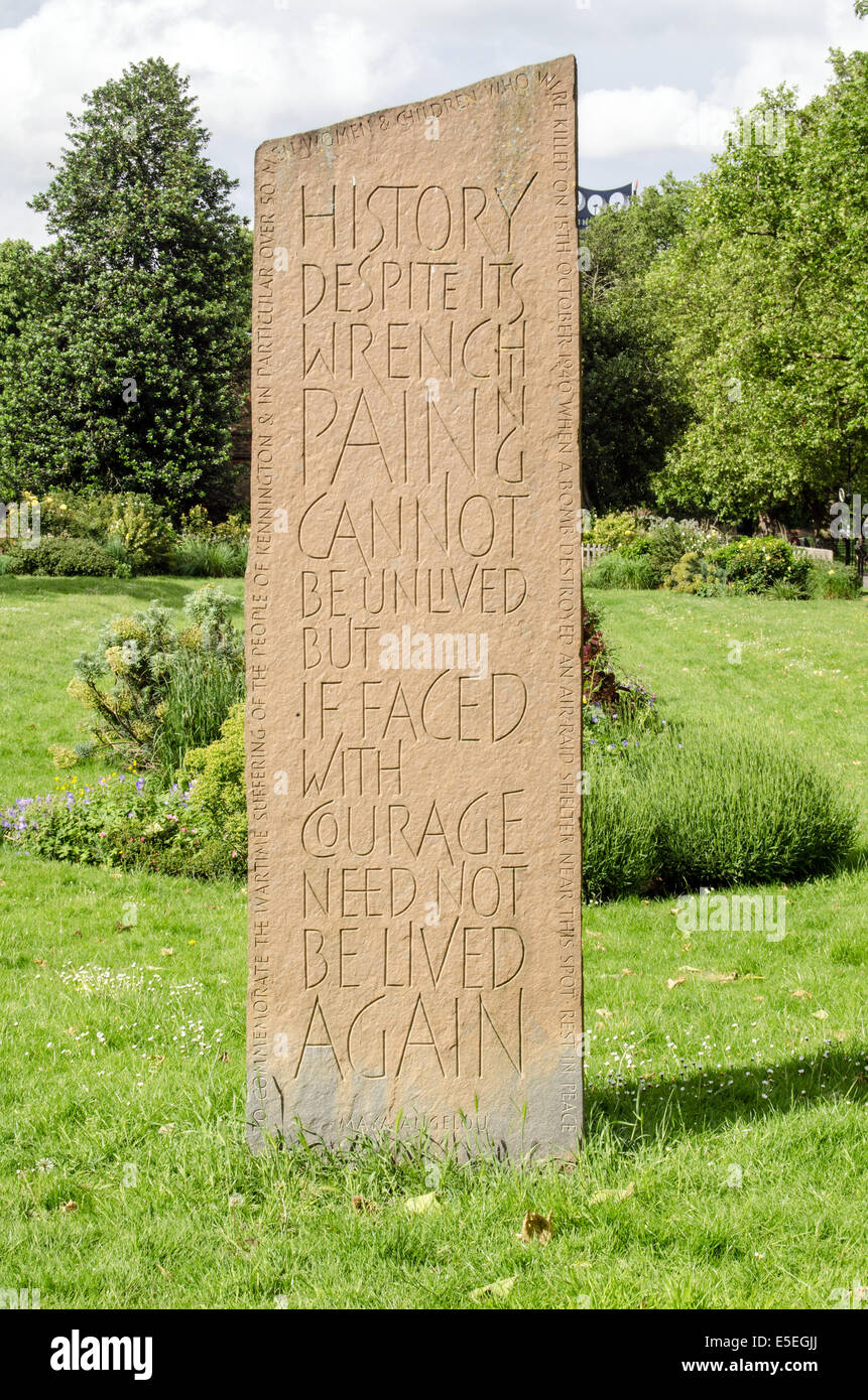 Londra, UK, 24 maggio, 2014: memoriale in Kennington Park per i civili uccisi in una sola bomba durante la Seconda Guerra Mondiale. Foto Stock