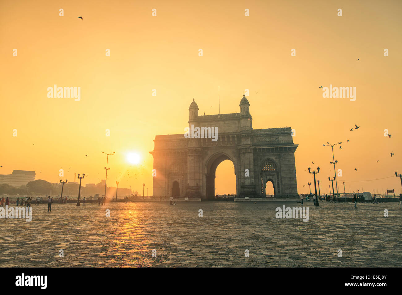 Il Gateway of India in Mumbai all'alba, Maharashtra, India Foto Stock