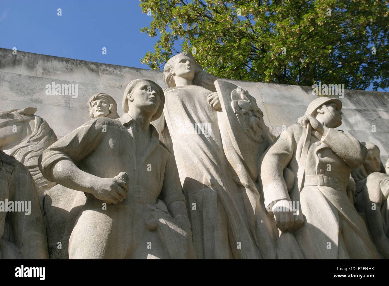 Francia, parigi 16e, cimetiere de Passyavenue georges mandel, monumento aux morts adosse au mur du cimetiere, Foto Stock