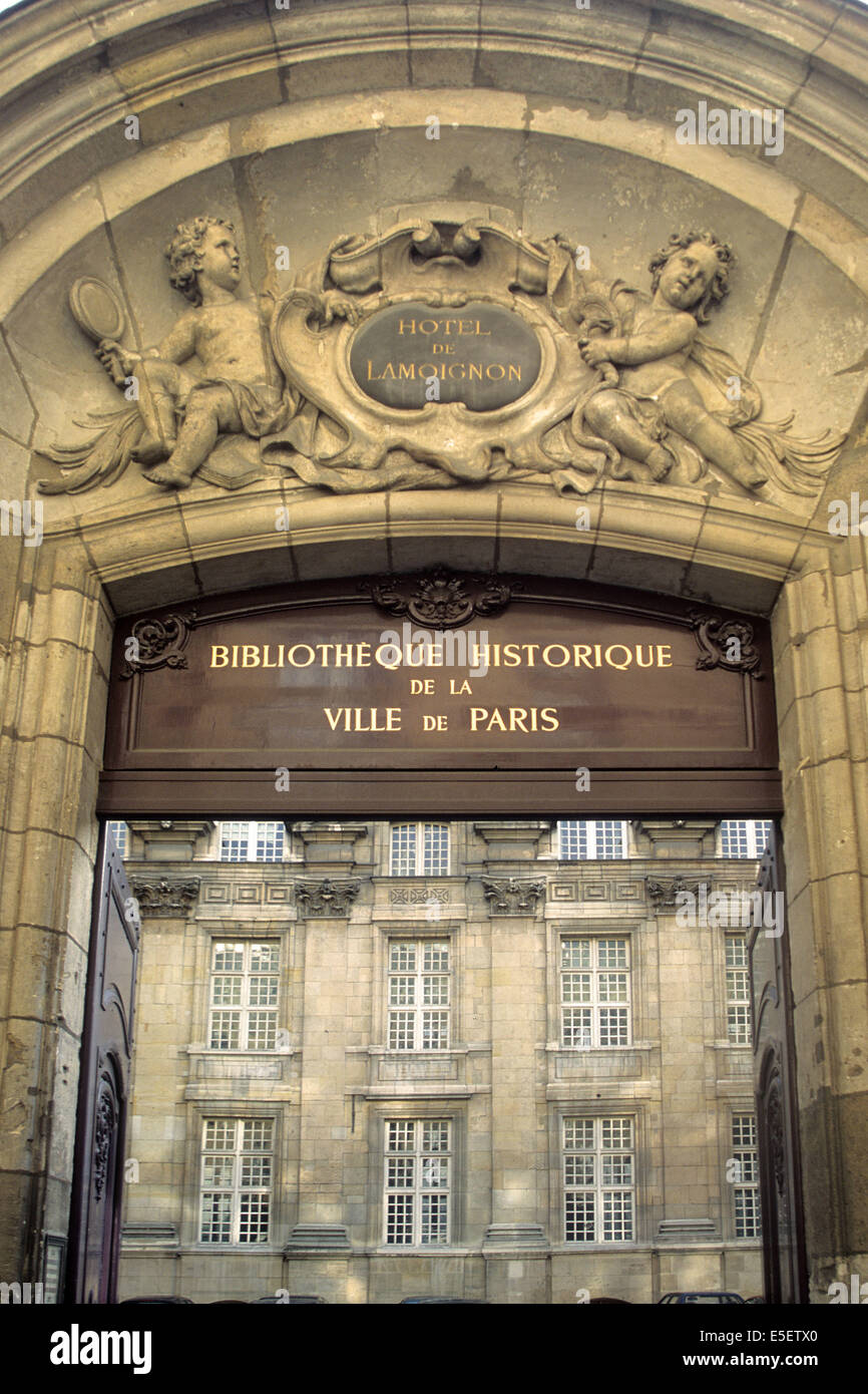 Francia, parigi 4e, le marais, rue Pavee, hotel de lamoignon, bibliotheque historique de la ville de paris BHVP, hotel particulier, facciata sur cour, portail, Foto Stock